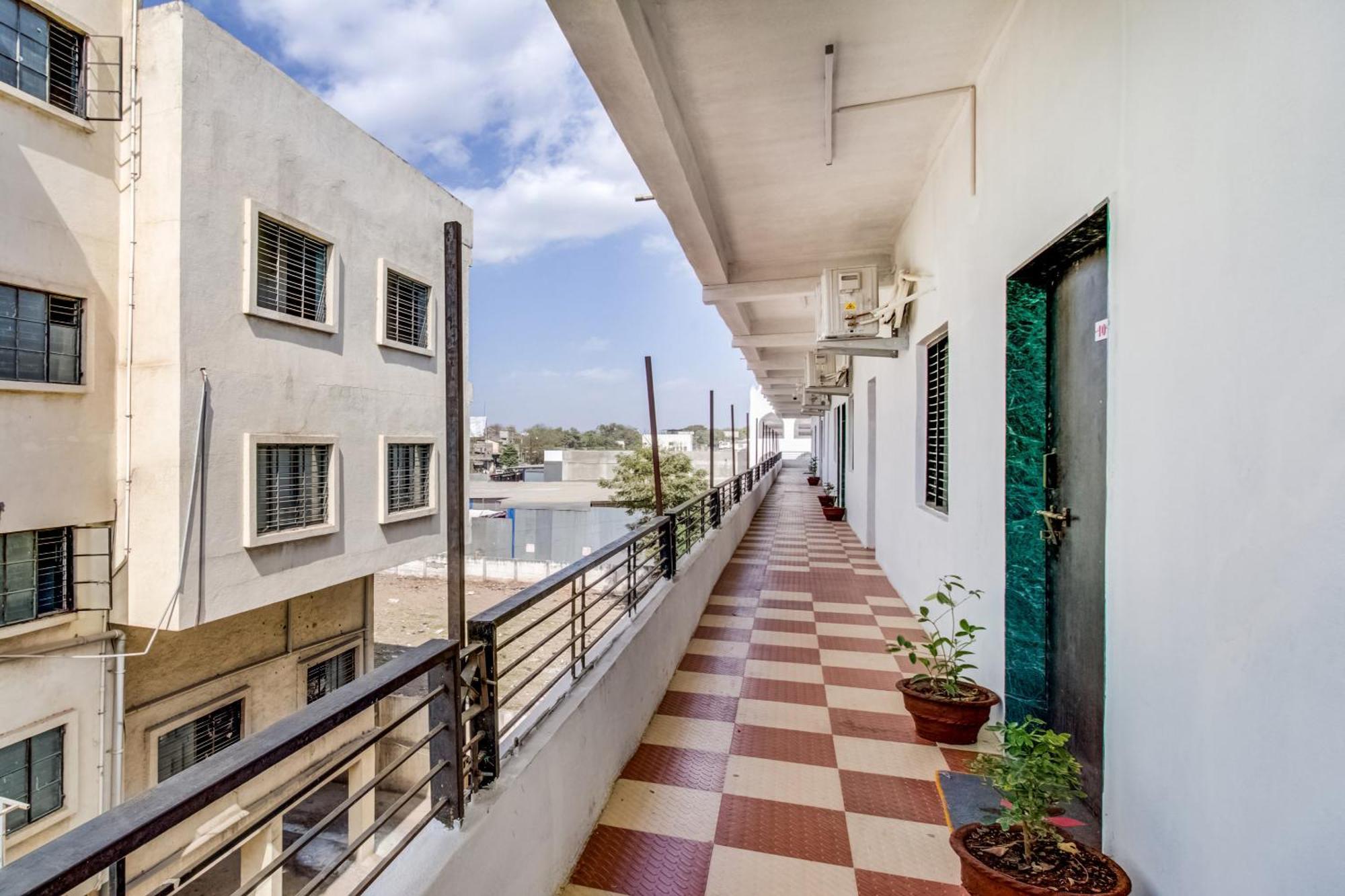 Hotel O City Center Dhule Exterior photo